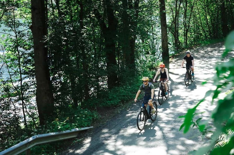 Olden: Guided e-bike tour - The first minutes: learning the bike and meeting your guide