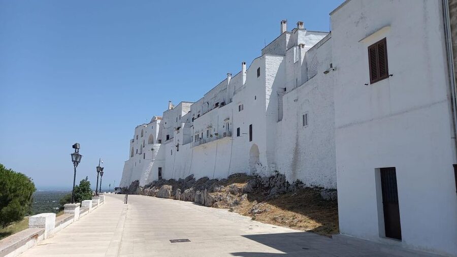 Ostuni: Guided e-bike tour to rock village & olive trees - Exploring the ancient rock village