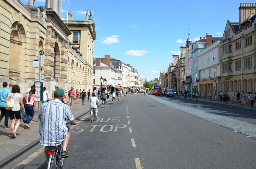 Oxford: City Bike Tour with Student Guide - Oxford colleges, scholars, and famous names