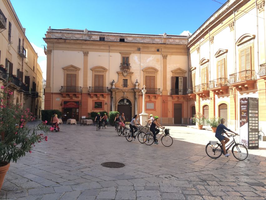 Palermo: Historic Center Guided Bike Tour with Food Tasting - Key points to know before you book