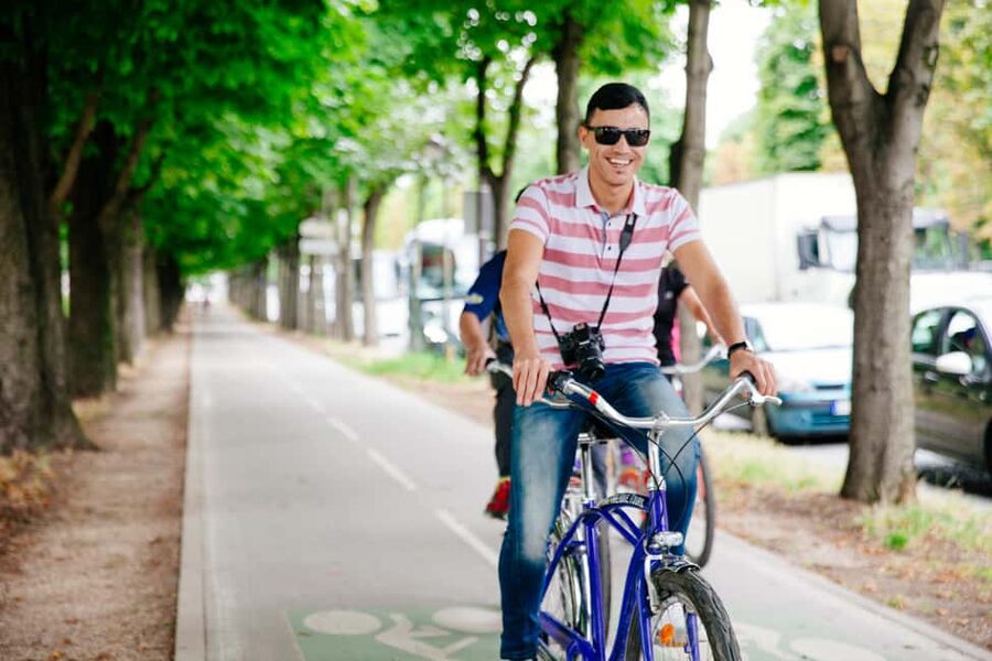 Paris Bike and Electric Bike Rentals - Circling Notre Dame and the historic center