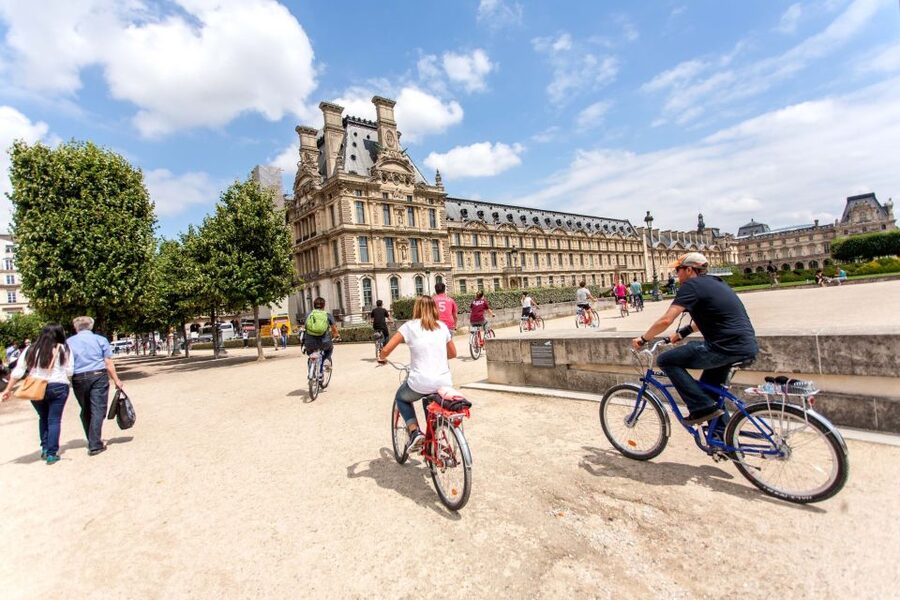 Paris Bike Tour: Eiffel Tower, Place de la Concorde & More - Place de la Concorde and the grand Paris view