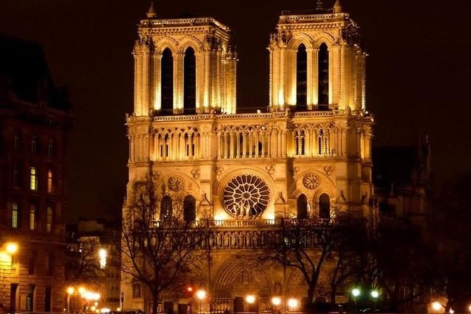 Paris By Night: 3-Hour Guided Bike Tour - Why Paris looks better from a bicycle after sunset