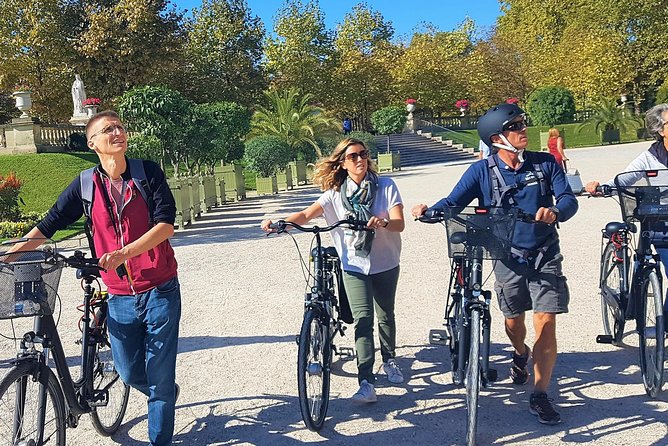Paris: Charming Nooks and Crannies Bike Tour - The medieval Marais, Place des Vosges, and Bastille