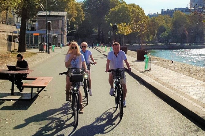Paris: Charming Nooks and Crannies Bike Tour - Saint Germain des Prés and the old café culture