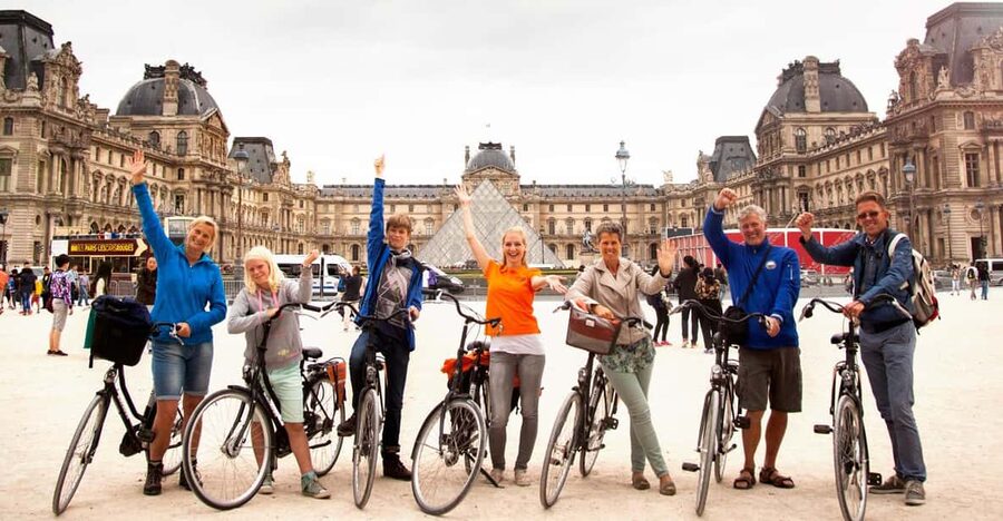 Paris: City Highlights Bike Tour - The Louvre, Rue de Rivoli, and Hôtel de Ville