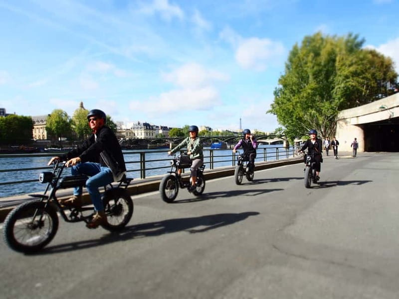 Paris: City Highlights Private Electric Bike Tour - Key points at a glance