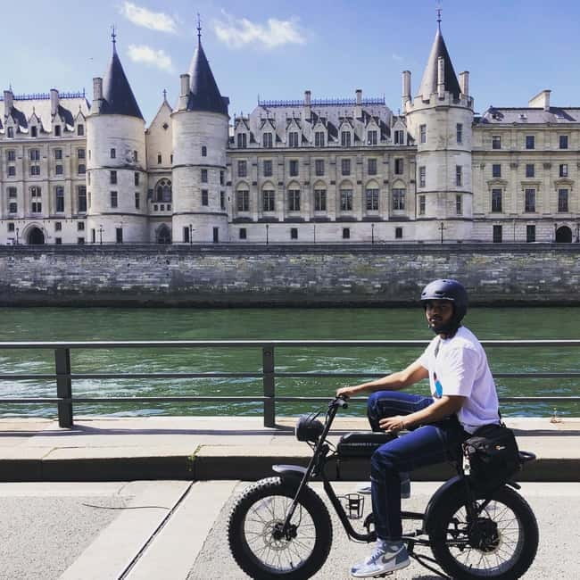 Paris: City Highlights Private Electric Bike Tour - Saint-Germain-des-Prés and the Seine