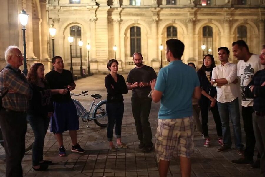 Paris: Evening Bike and Boat Tour - Bikes, clothing, and changing weather