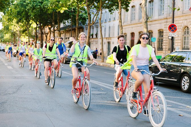 Paris Evening Snapshot Bike Tour - Starting near the Eiffel Tower