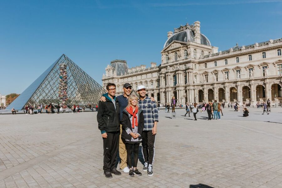 Paris: Famous Monuments Cycling Tour - Rue Cler for a crêpe or éclair