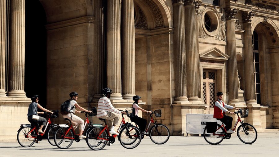 Paris Guided Bike Tour - The Seine route toward the Invalides