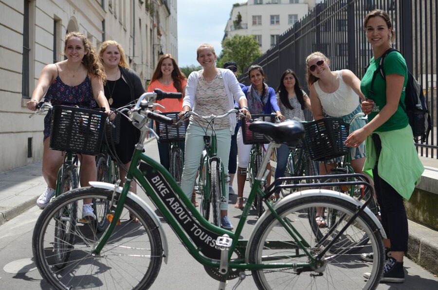 Paris: Guided Bike Tour Like a Local - Paris is easier to read from a bicycle