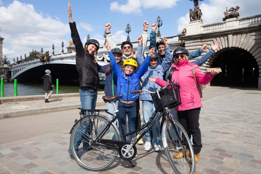 Paris: Guided Bike Tour of Must-See Sights - Key points to know before you ride
