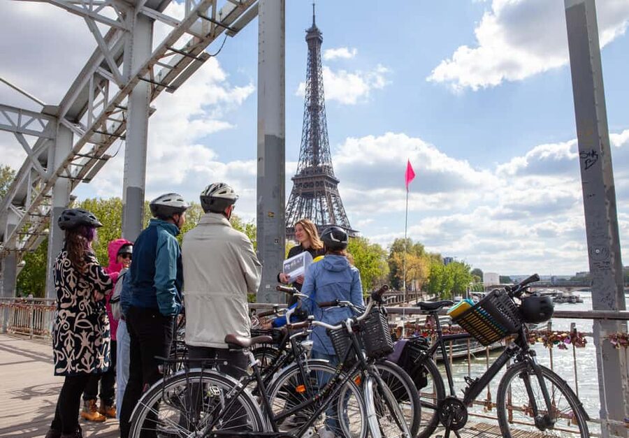 Paris: Guided Bike Tour of Must-See Sights - Why a bike is a smart first look at Paris