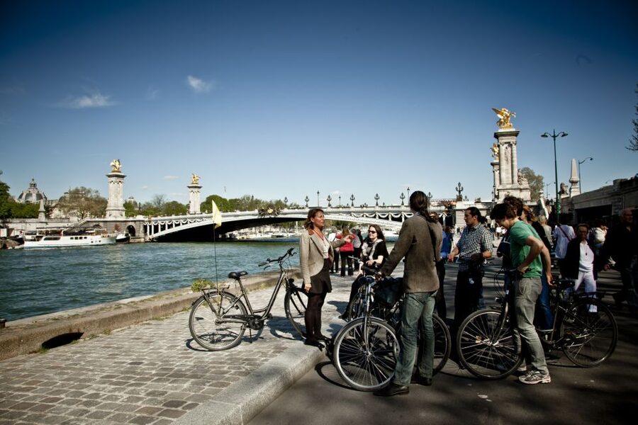 Paris: Guided Bike Tour of Must-See Sights - The Seine path from Louvre to Concorde