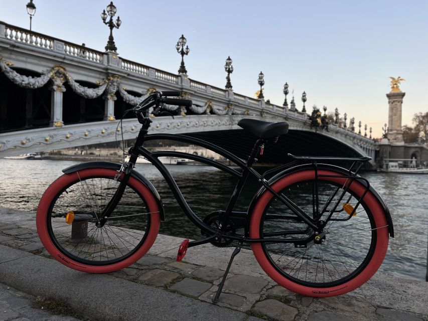 Paris: Guided City Highlights Bike Tour - Louvre and the royal route through central Paris