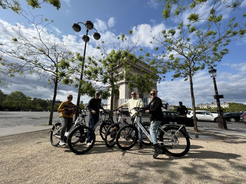 Paris: Guided Private E-bike Sightseeing Tour - The Flame of Liberty and the Eiffel Tower
