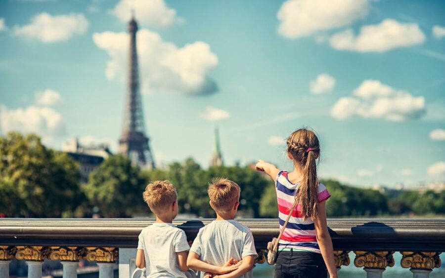 Paris: Kids Bike Tour - Rue de Rivoli and Place de la Concorde