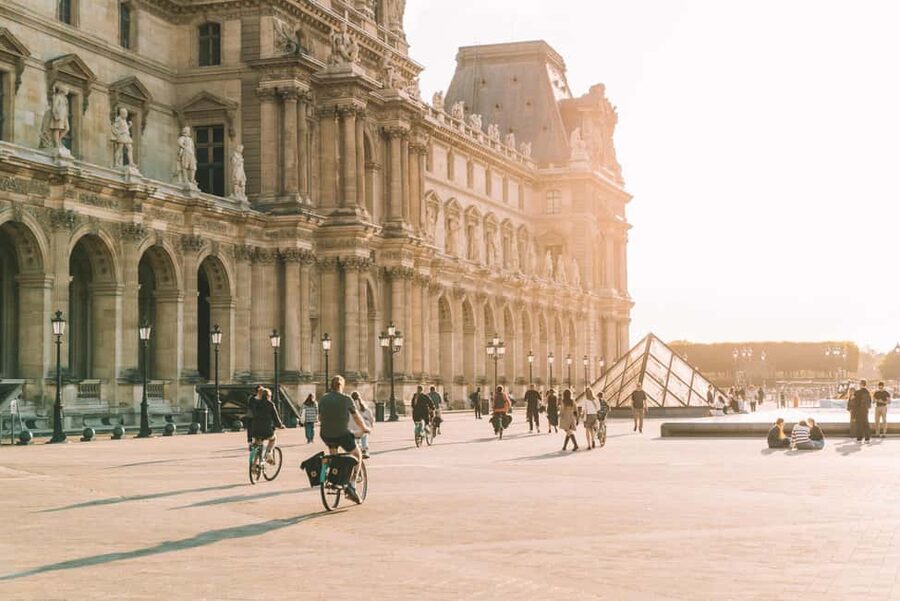 Paris: Night Small-Group Bike Tour & Boat Cruise - Key points to know before you book