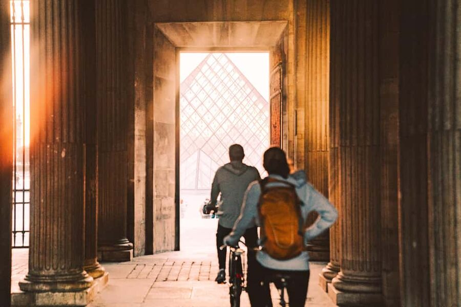 Paris: Night Small-Group Bike Tour & Boat Cruise - Île de la Cité, Notre Dame, and Sainte-Chapelle