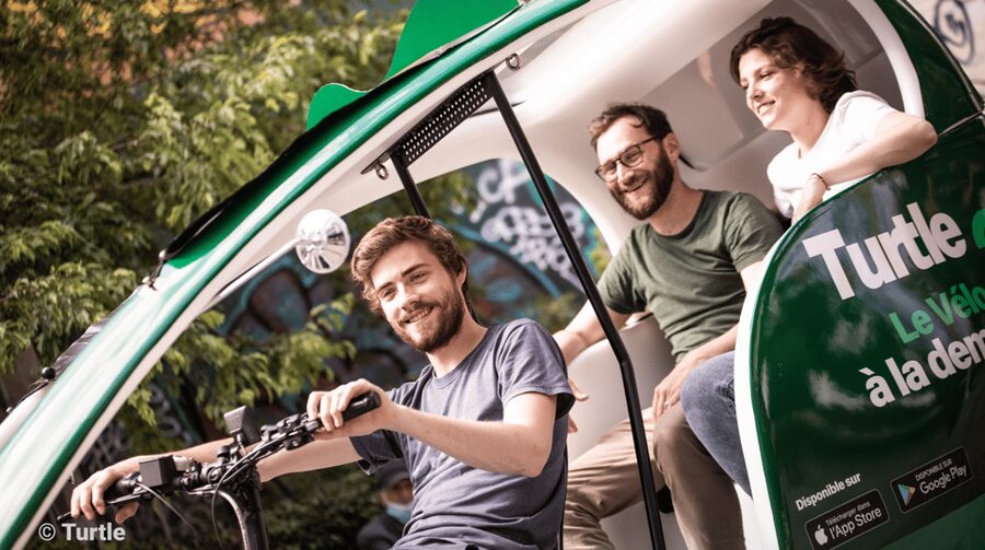 Paris: Private guided tour in Rickshaw bike - Gustave Eiffel - Musée du quai Branly and the Eiffel Tower