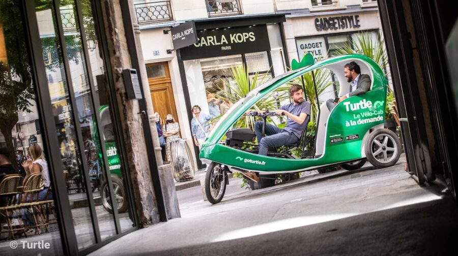 Paris: Private guided tour in Rickshaw bike - Gustave Eiffel - Commentary, audio, and the private format