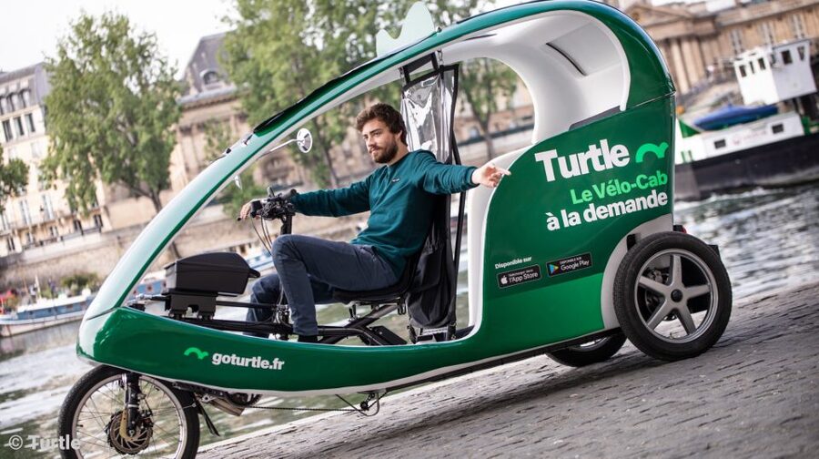 Paris : Private guided tour Rickshaw bike - Saint-Germain - Starting at the Saint-Michel Fountain