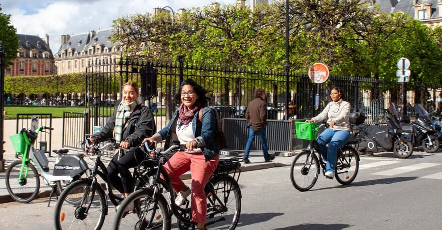 Paris: Scenic E-bike tour with optional Seine Cruise - From the Marais to the Louvre and Tuileries