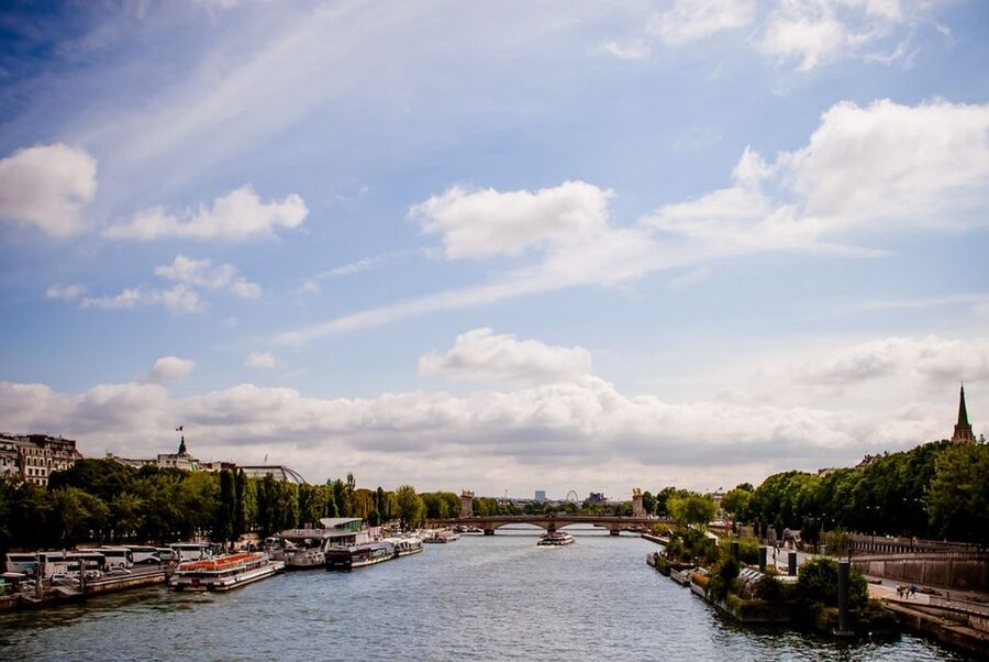 Paris: Scenic E-bike tour with optional Seine Cruise - The optional Seine cruise from Pont Neuf