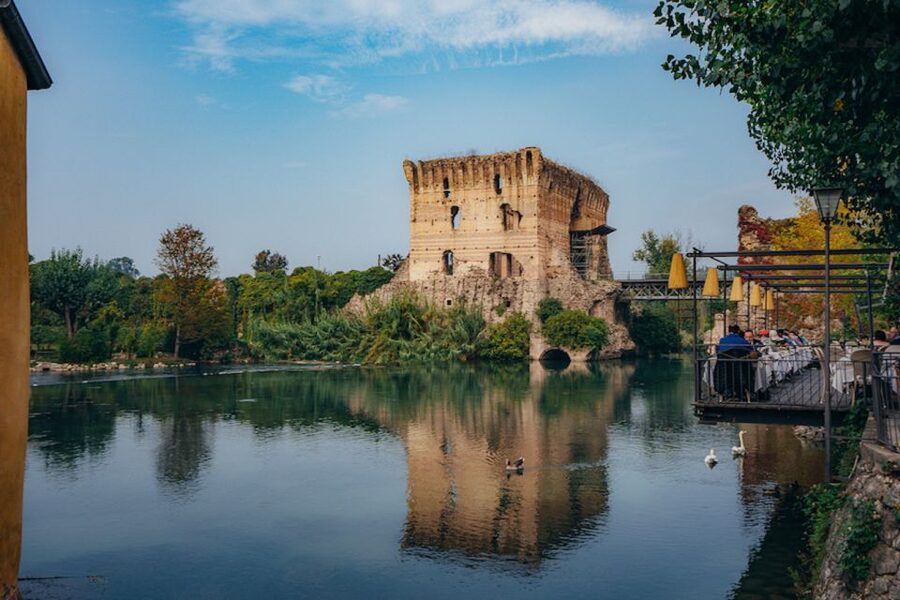 Peschiera del Garda: Lake Garda & Borghetto E-Bike Tour - What the guide adds to the experience
