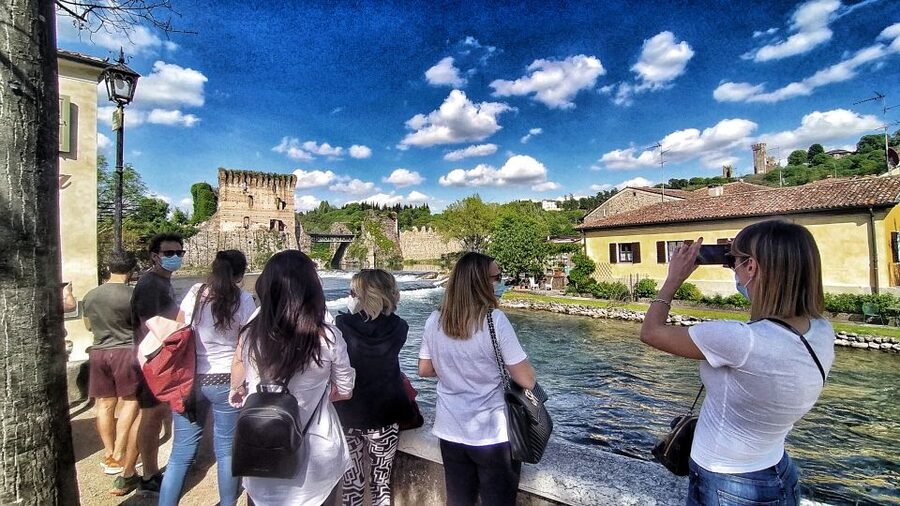 Peschiera del Garda: Lake Garda & Borghetto E-Bike Tour - Why the four-hour format works