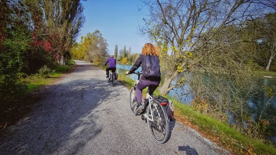 Peschiera del Garda: Lake Garda & Borghetto E-Bike Tour - Who will enjoy this ride most?