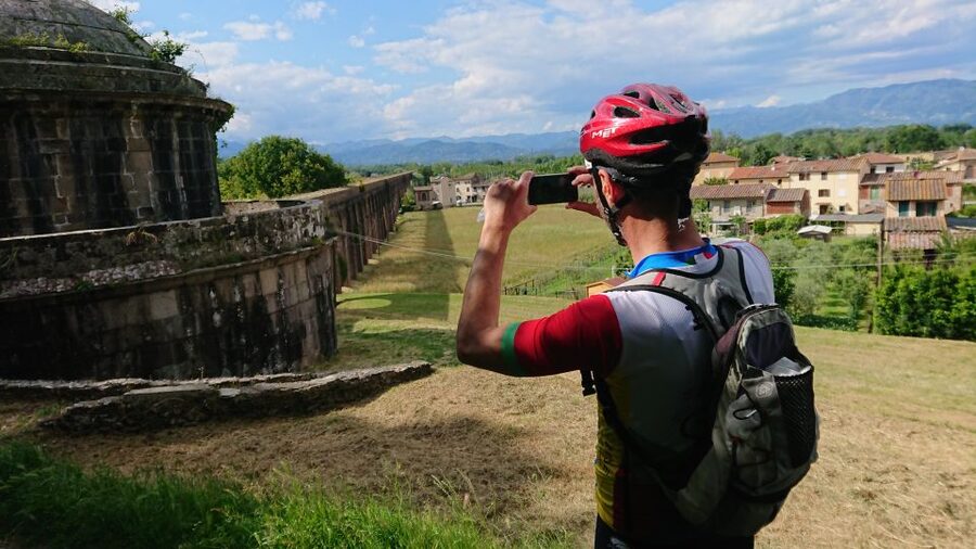 Pisa: Self-Guided Bike Tour to Lucca - Arriving Above Lucca’s Medieval Walls