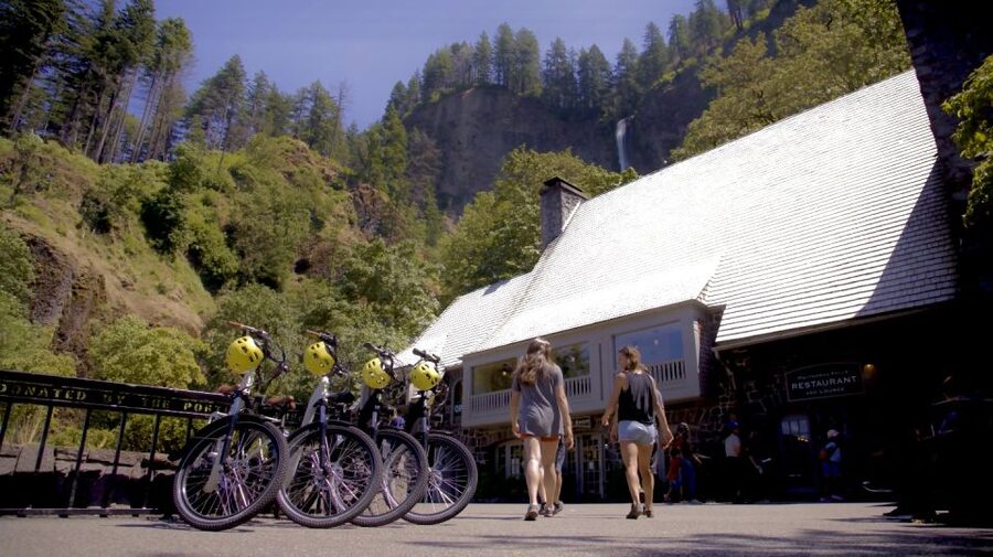 Portland: E-Bike Tour at Multnomah Falls - Wahkeena Falls closes the route
