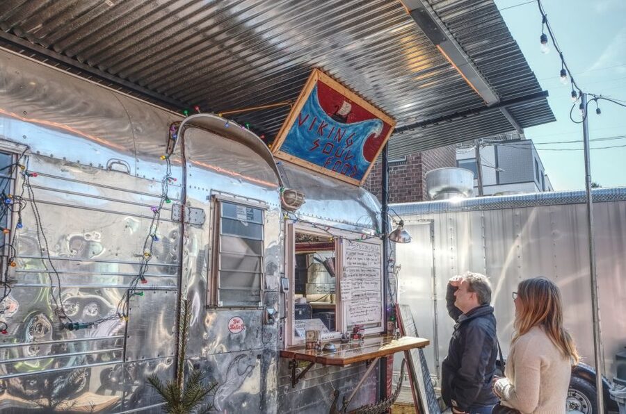 Portland: Food Carts of the Eastside Bike Tour - Riding through Southeast Portland’s neighborhoods