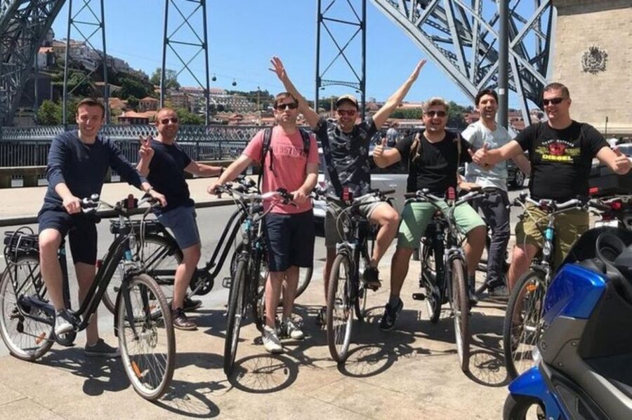 Porto: 1 to 4 Day Electric Bicycle Rental - Following the Douro River