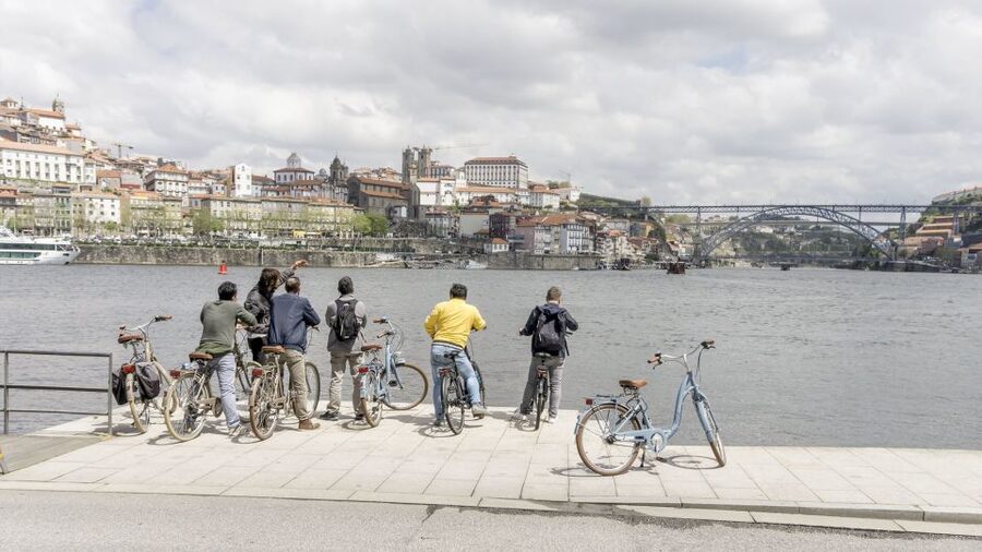 Porto: 3-Hour Bike Tour - Beaches, the Cheese Castle, and the Atlantic breakwater