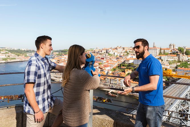 Porto: 3-Hour Old Town & Riverside Bike Tour - Guided Experience - The riverside garden and the historic fort