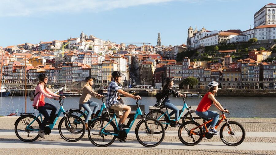 Porto: City Highlights 3-Hour Guided Electric Bike Tour - Porto Cathedral and the upper city