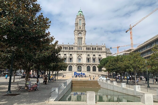 Porto Downtown and Sightseeing Bike Tour - Palaces, cottages, and museums along the way