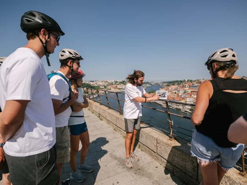 Porto: Highlights in 3 Hours E-Bike Tour - Clérigos and the Palácio de Cristal gardens