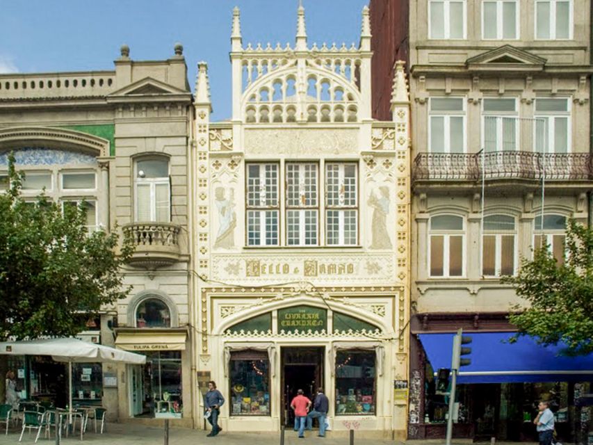 Porto: Historic e-Bike Tour with a guide - Why an e-bike is a smart way to meet Porto