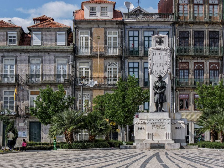 Porto: Historic e-Bike Tour with a guide - São Bento Station and Porto’s layered past