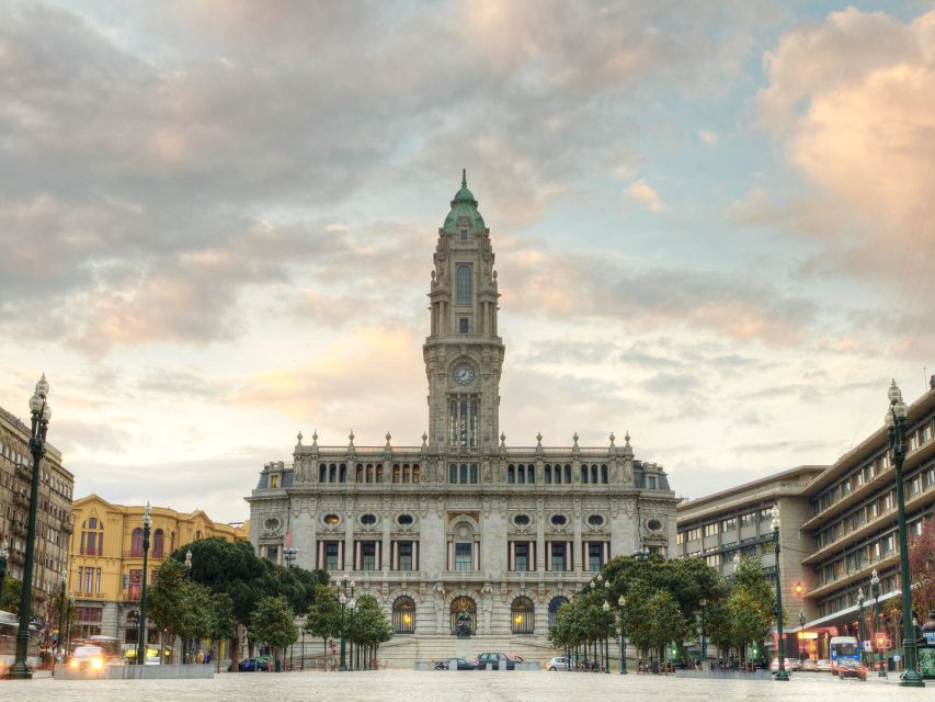 Porto: Historic e-Bike Tour with a guide - Porto Cathedral and the old upper city