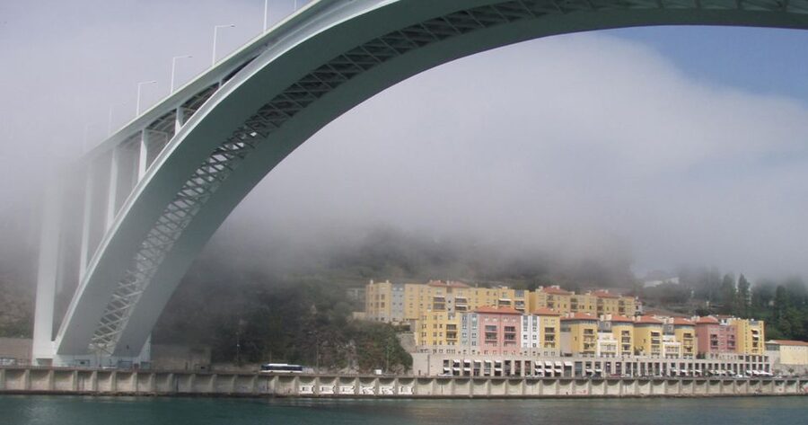 Porto: Private Bike Tour with a Local Guide - Following the river through Massarelos and Cantareira