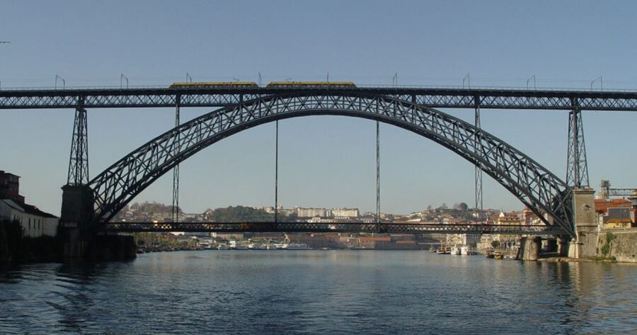 Porto: Private Bike Tour with a Local Guide - Serralves, Calem Garden, and the return to Miragaia