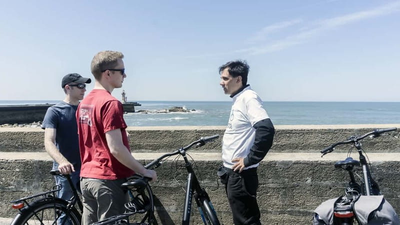 Porto Private E-Bike Tour: Douro River, Parks & Beaches - Lighthouses, beaches and the Atlantic air