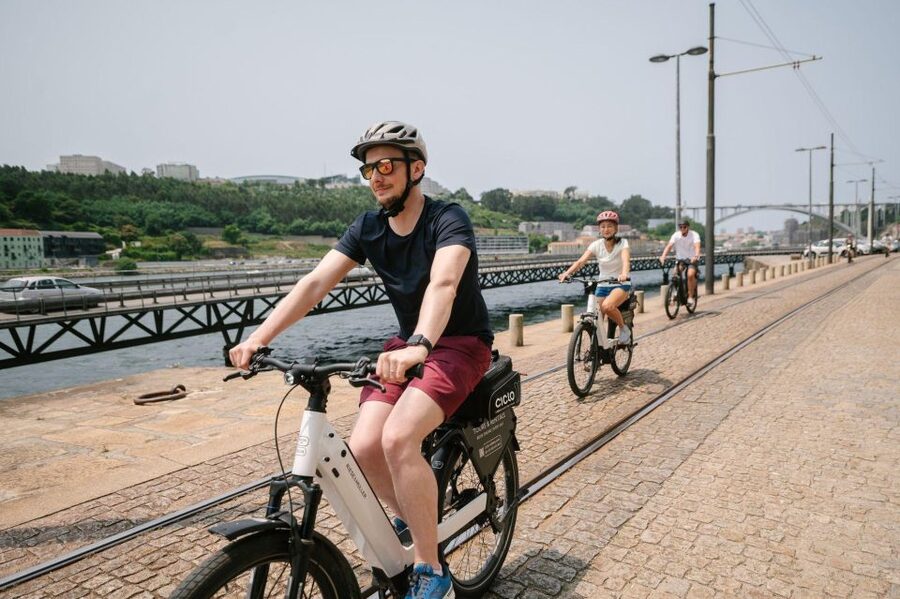 Porto Riverbank Tour on an e-bike: Atlantic Coast, Gardens - From Porto’s riverfront to the Atlantic