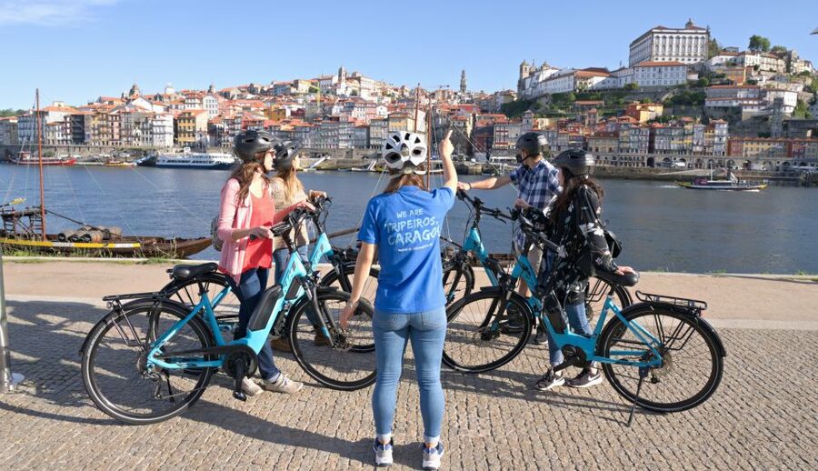 Porto: Riverside Panoramic E-Bike Tour - Jardim do Cálem: a calmer riverfront pause
